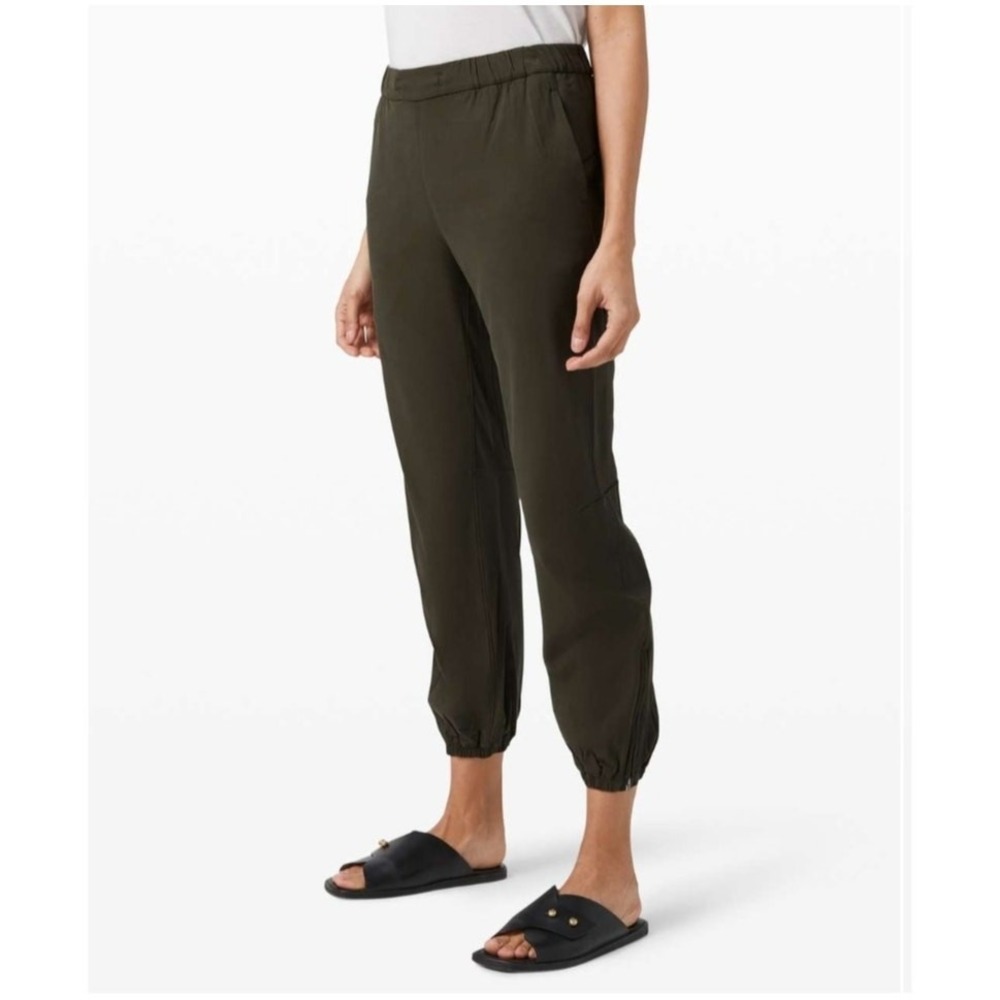 Lululemon womens Essential Affinity Mid Rise Dark Olive Jogger Pants size 6